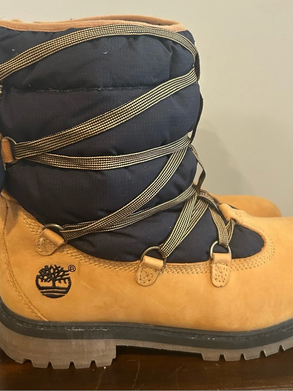 Timberland 650 Tan and Black Puffer Lace-Up Winter Boots